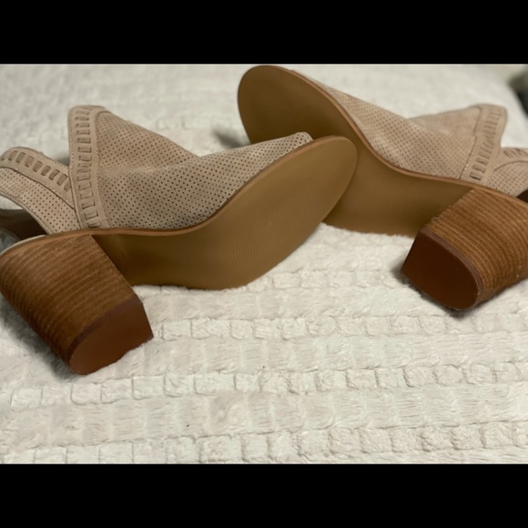 Steve Madden block heel booties, Sz 9z. NEVER WORN - Picture 4 of 4